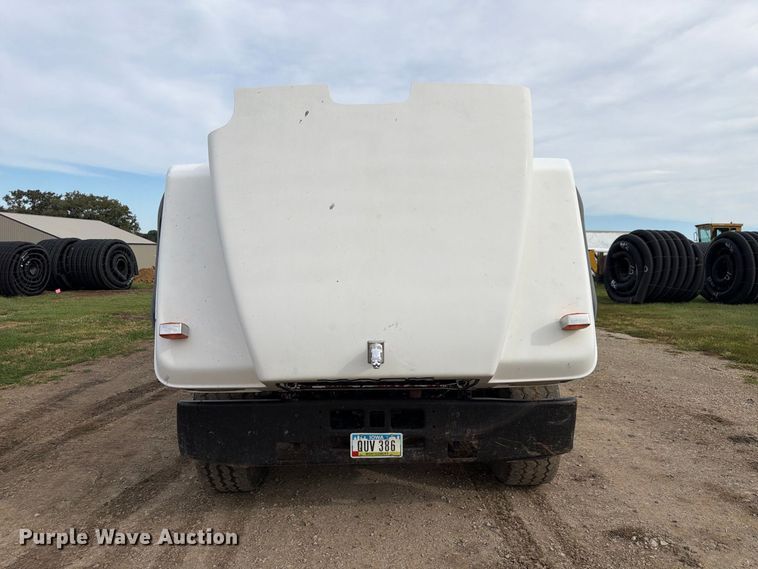 image for item FP3091 1999 Mack RD688S dump truck
