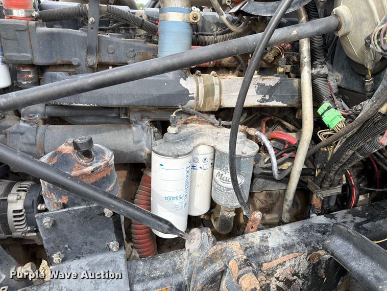 image for item FP3091 1999 Mack RD688S dump truck