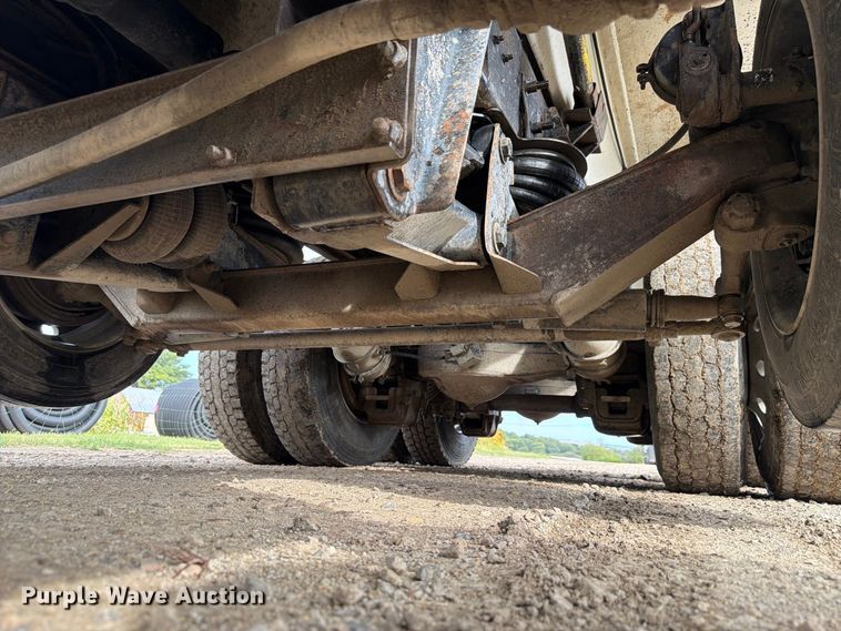 image for item FP3091 1999 Mack RD688S dump truck
