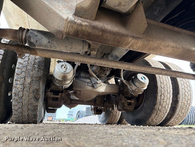 image for item FP3091 1999 Mack RD688S dump truck