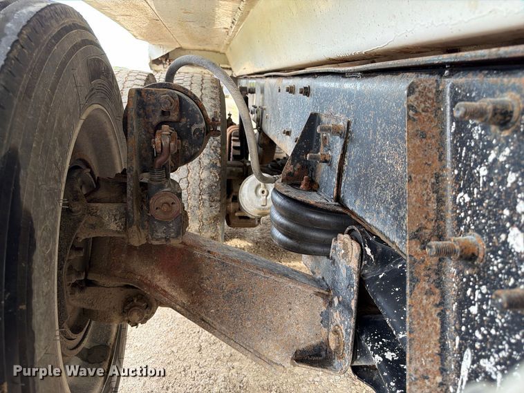 image for item FP3091 1999 Mack RD688S dump truck
