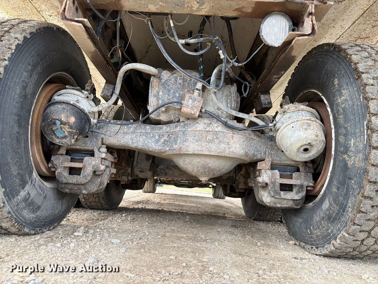 image for item FP3091 1999 Mack RD688S dump truck