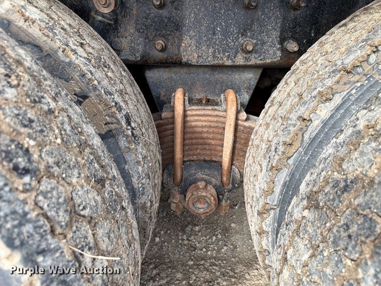 image for item FP3091 1999 Mack RD688S dump truck