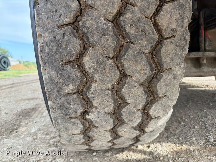 image for item FP3091 1999 Mack RD688S dump truck