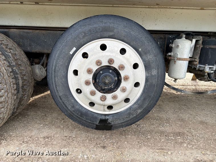 image for item FP3091 1999 Mack RD688S dump truck