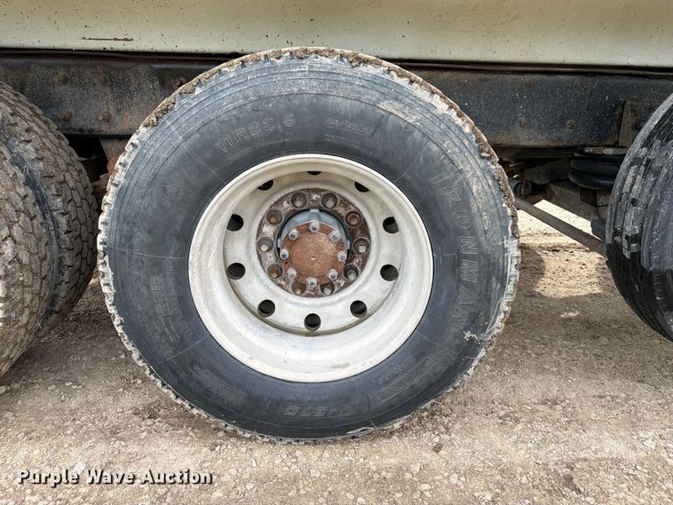 image for item FP3091 1999 Mack RD688S dump truck
