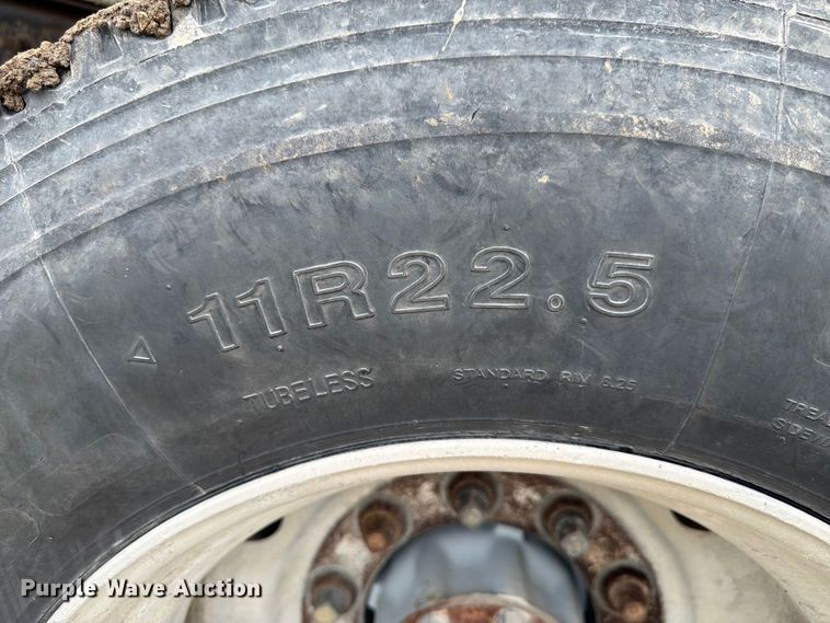 image for item FP3091 1999 Mack RD688S dump truck