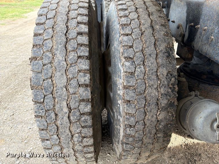 image for item FP3091 1999 Mack RD688S dump truck