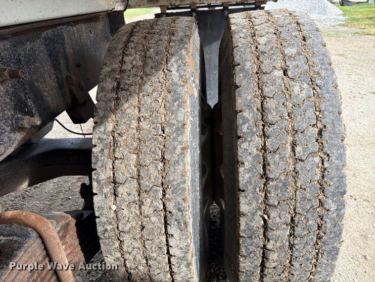 image for item FP3091 1999 Mack RD688S dump truck
