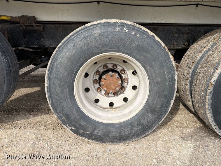 image for item FP3091 1999 Mack RD688S dump truck