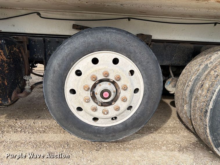 image for item FP3091 1999 Mack RD688S dump truck