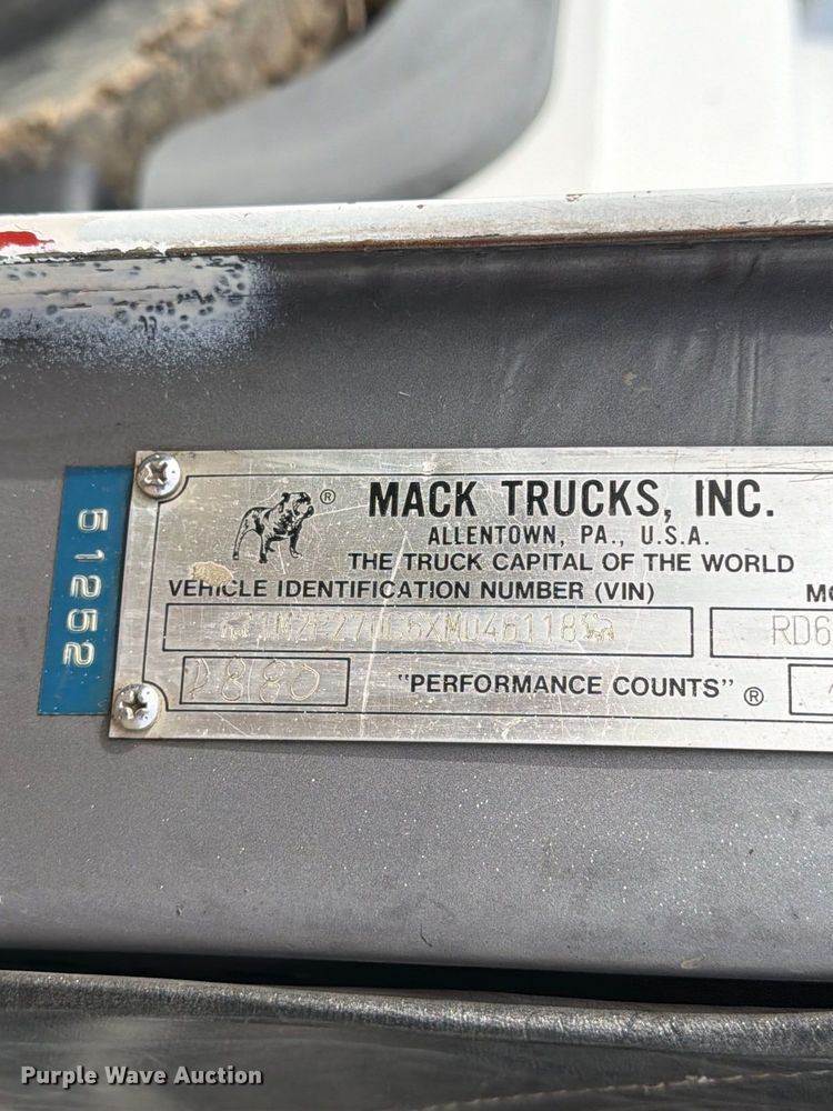 image for item FP3091 1999 Mack RD688S dump truck