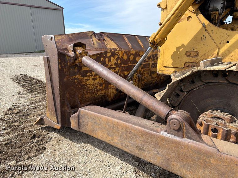 image for item FP3092 1973 Caterpillar D8H dozer