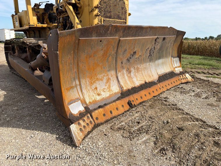 image for item FP3092 1973 Caterpillar D8H dozer