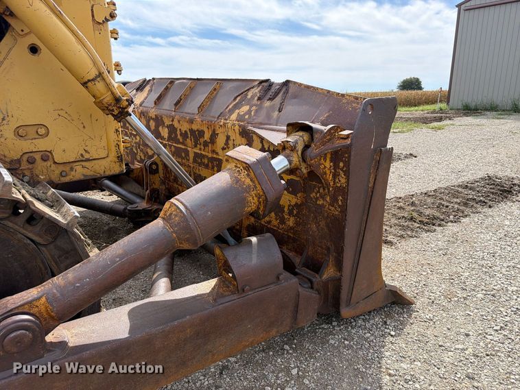 image for item FP3092 1973 Caterpillar D8H dozer