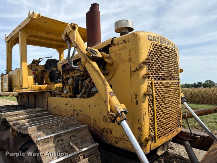 image for item FP3092 1973 Caterpillar D8H dozer