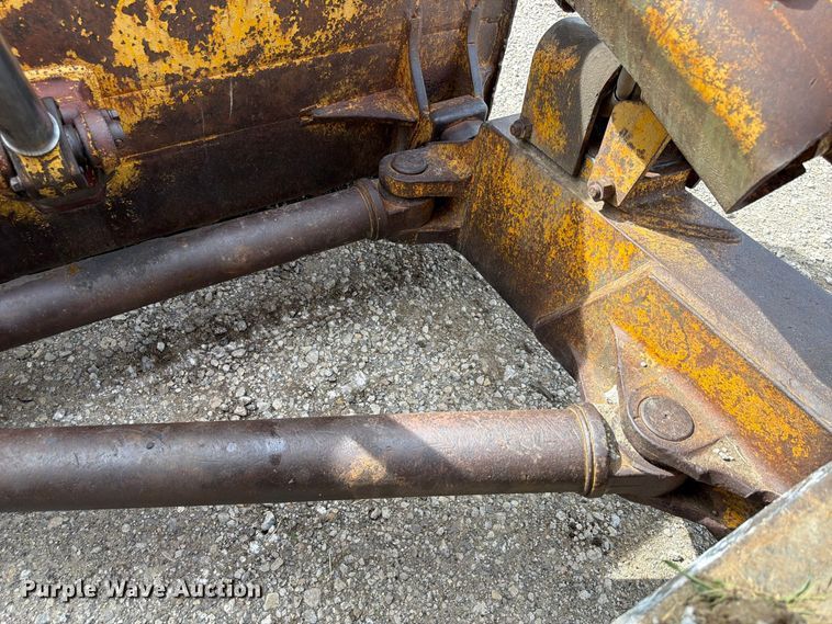image for item FP3092 1973 Caterpillar D8H dozer