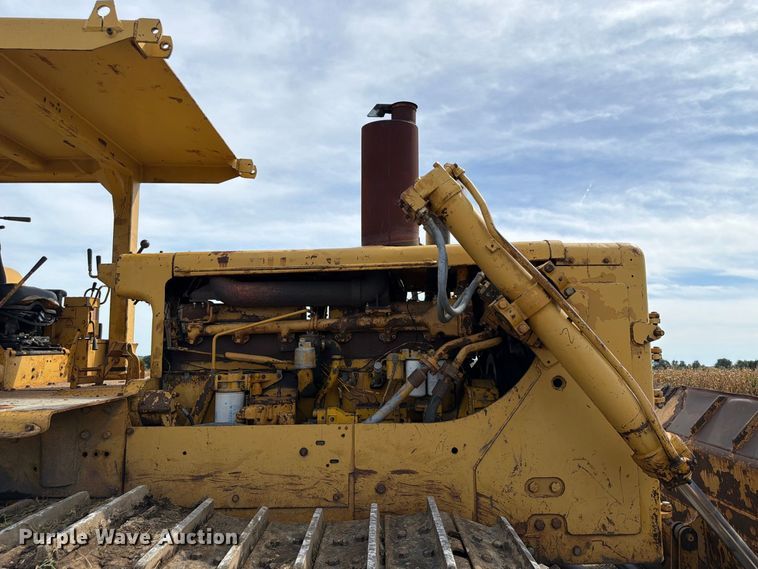 image for item FP3092 1973 Caterpillar D8H dozer
