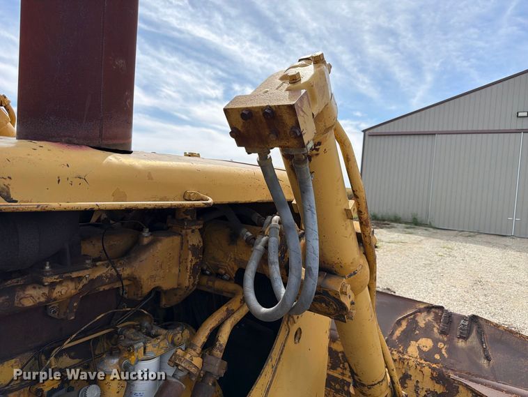 image for item FP3092 1973 Caterpillar D8H dozer