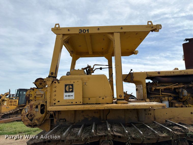image for item FP3092 1973 Caterpillar D8H dozer