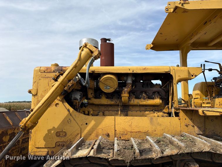 image for item FP3092 1973 Caterpillar D8H dozer
