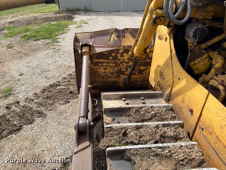 image for item FP3092 1973 Caterpillar D8H dozer