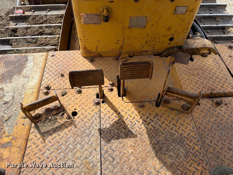 image for item FP3092 1973 Caterpillar D8H dozer