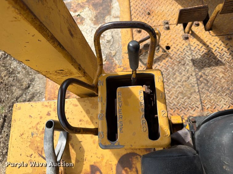 image for item FP3092 1973 Caterpillar D8H dozer