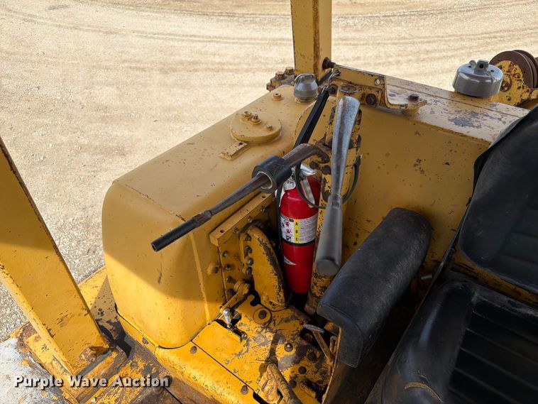 image for item FP3092 1973 Caterpillar D8H dozer