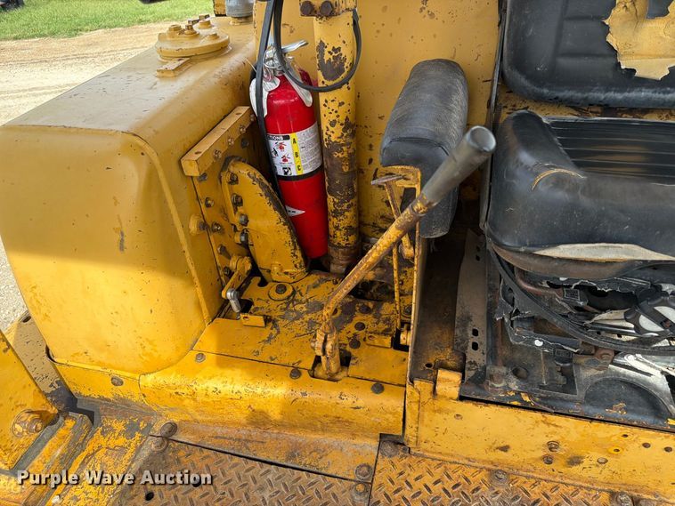 image for item FP3092 1973 Caterpillar D8H dozer