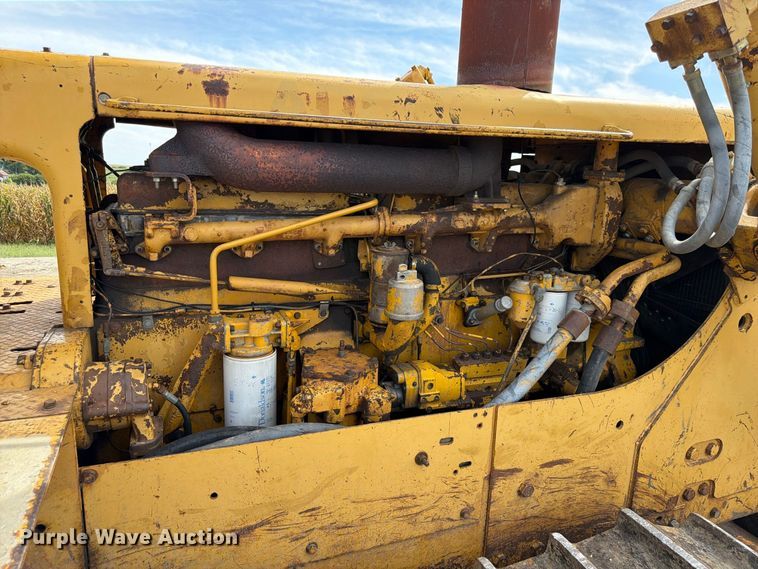 image for item FP3092 1973 Caterpillar D8H dozer