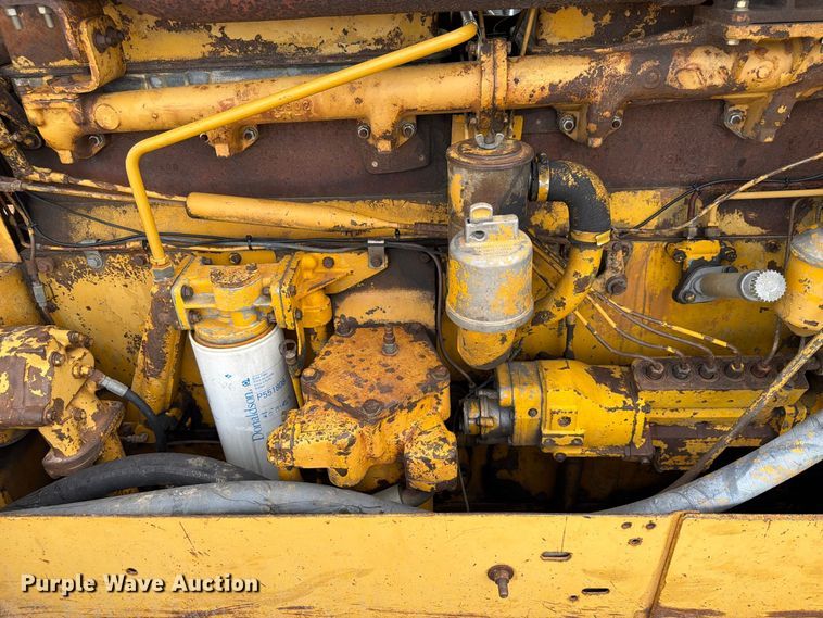 image for item FP3092 1973 Caterpillar D8H dozer