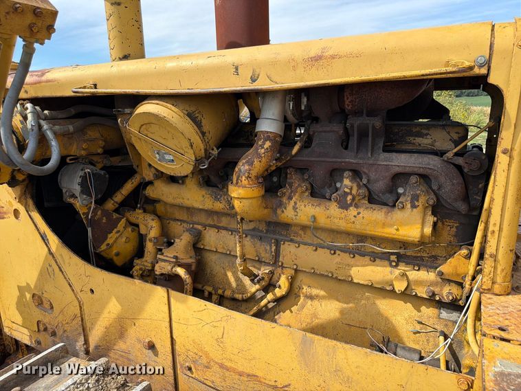 image for item FP3092 1973 Caterpillar D8H dozer
