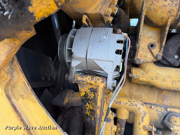 image for item FP3092 1973 Caterpillar D8H dozer