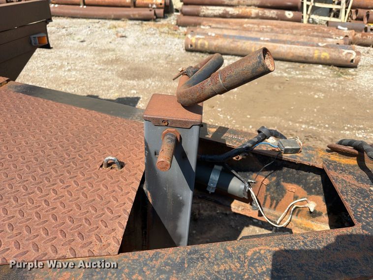 image for item FP4051 1993 Belshe equipment trailer