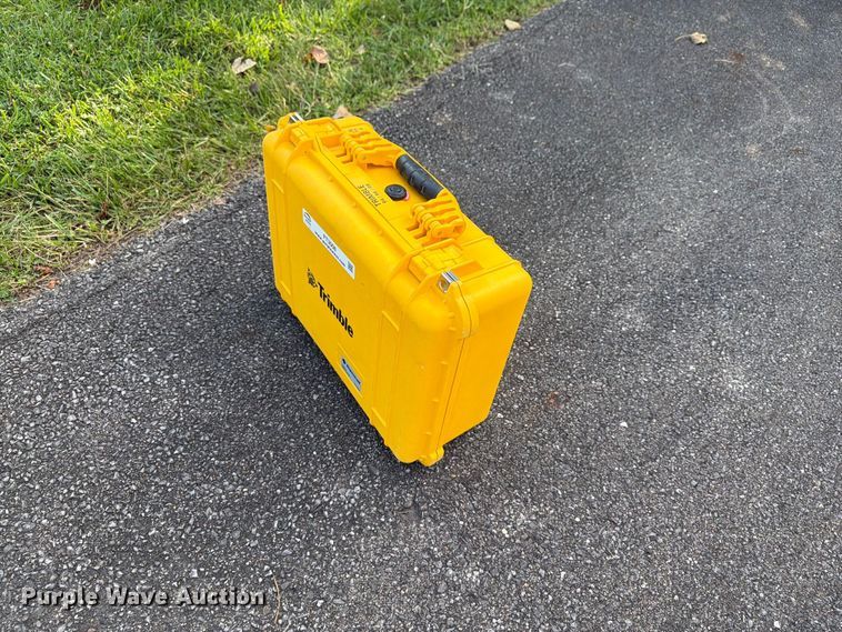 image for item FT3008 Trimble R4 surveying equipment