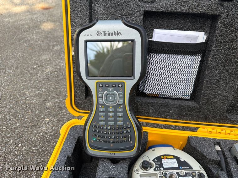 image for item FT3008 Trimble R4 surveying equipment