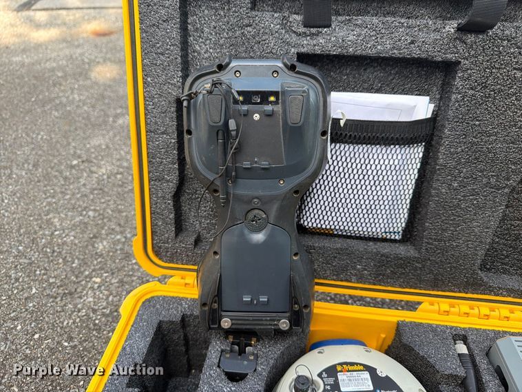 image for item FT3008 Trimble R4 surveying equipment
