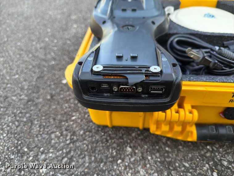 image for item FT3008 Trimble R4 surveying equipment