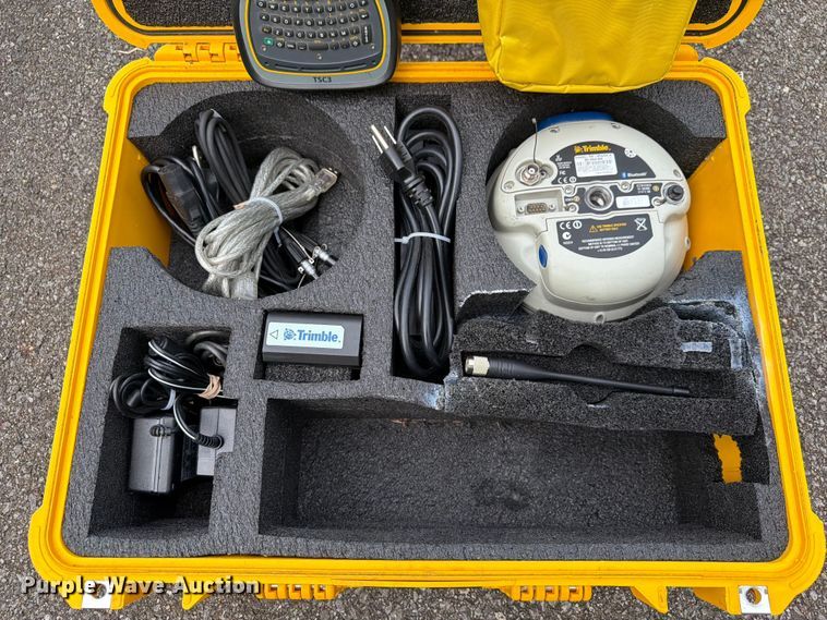 image for item FT3013 Trimble R6 surveying equipment