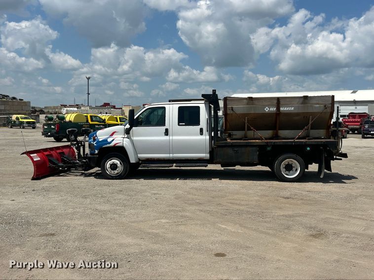 image for item FT6085 2007 GMC C5500 Crew Cab dump flatbed truck