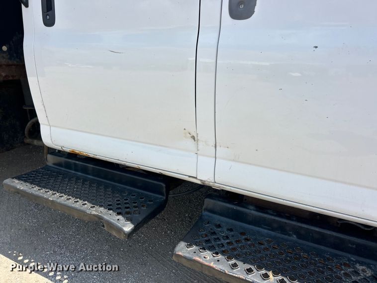image for item FT6085 2007 GMC C5500 Crew Cab dump flatbed truck