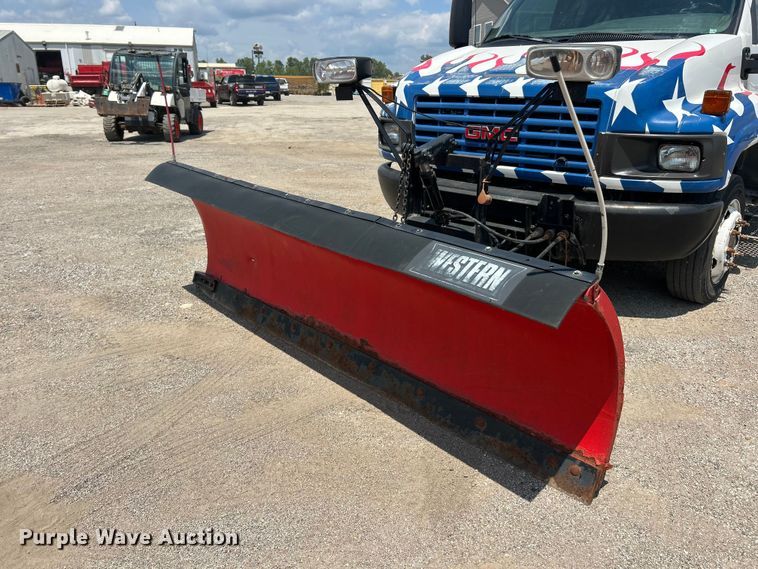 image for item FT6085 2007 GMC C5500 Crew Cab dump flatbed truck