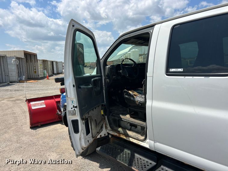 image for item FT6085 2007 GMC C5500 Crew Cab dump flatbed truck