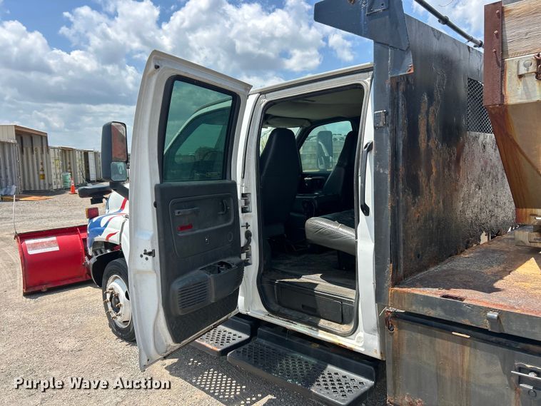 image for item FT6085 2007 GMC C5500 Crew Cab dump flatbed truck
