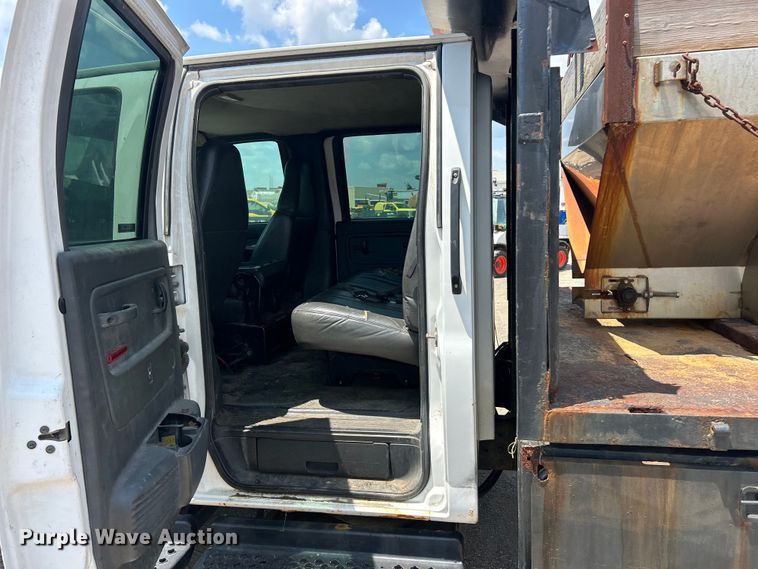 image for item FT6085 2007 GMC C5500 Crew Cab dump flatbed truck
