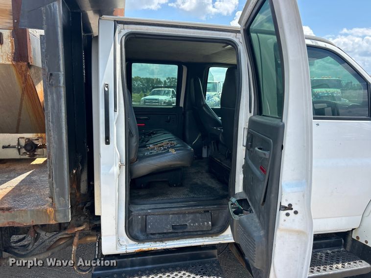 image for item FT6085 2007 GMC C5500 Crew Cab dump flatbed truck