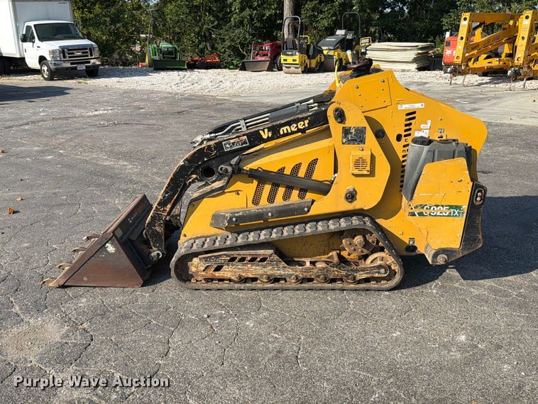 image for item FT6221 2021 Vermeer S925TX compact utility loader