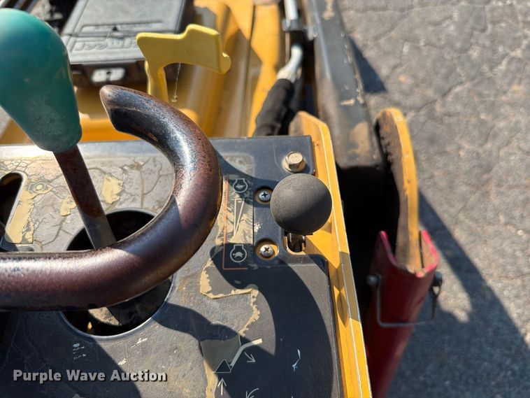 image for item FT6221 2021 Vermeer S925TX compact utility loader