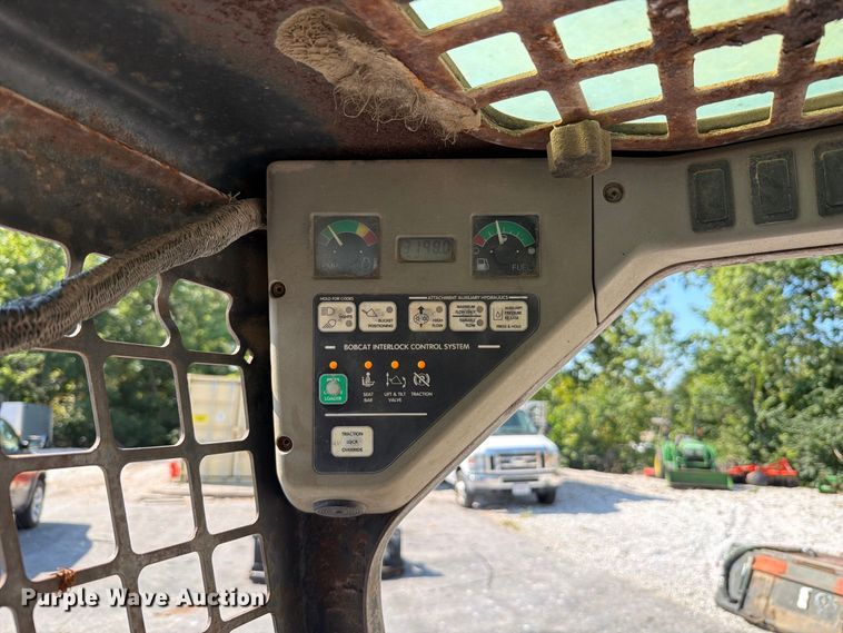 image for item FT6222 2007 Bobcat S150 skid steer loader